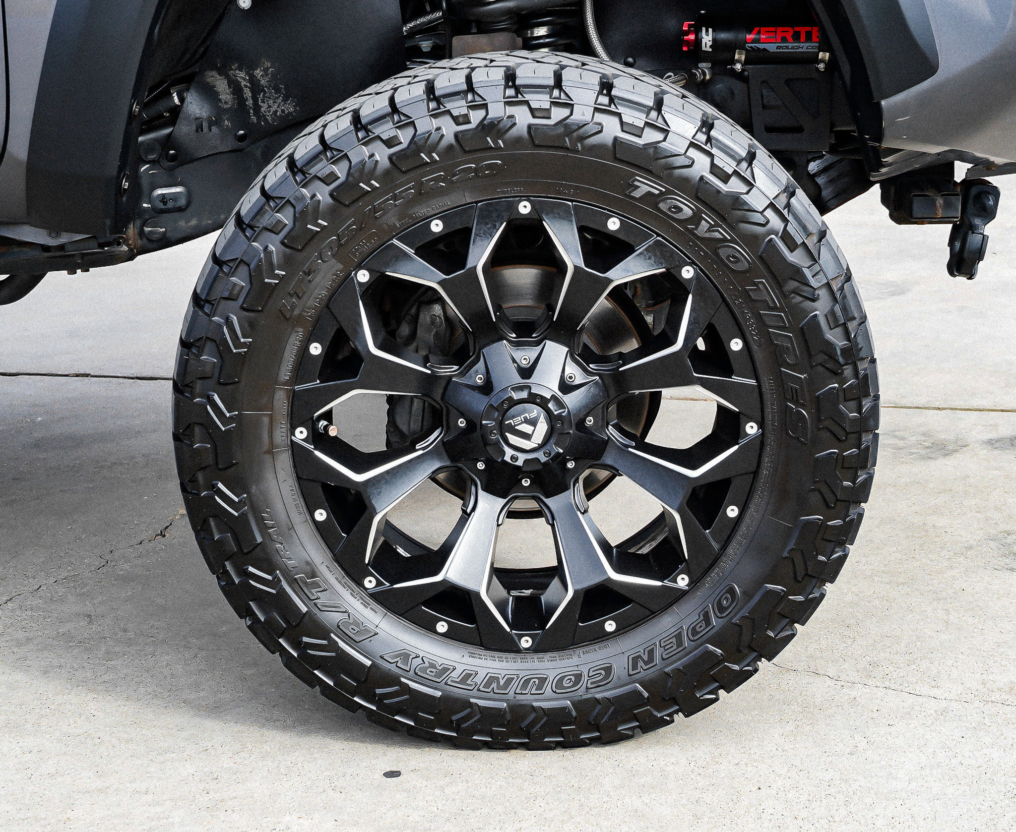 Used 2017 Toyota Tacoma TRD Off-Road w/ Premium & Technology Package image 10