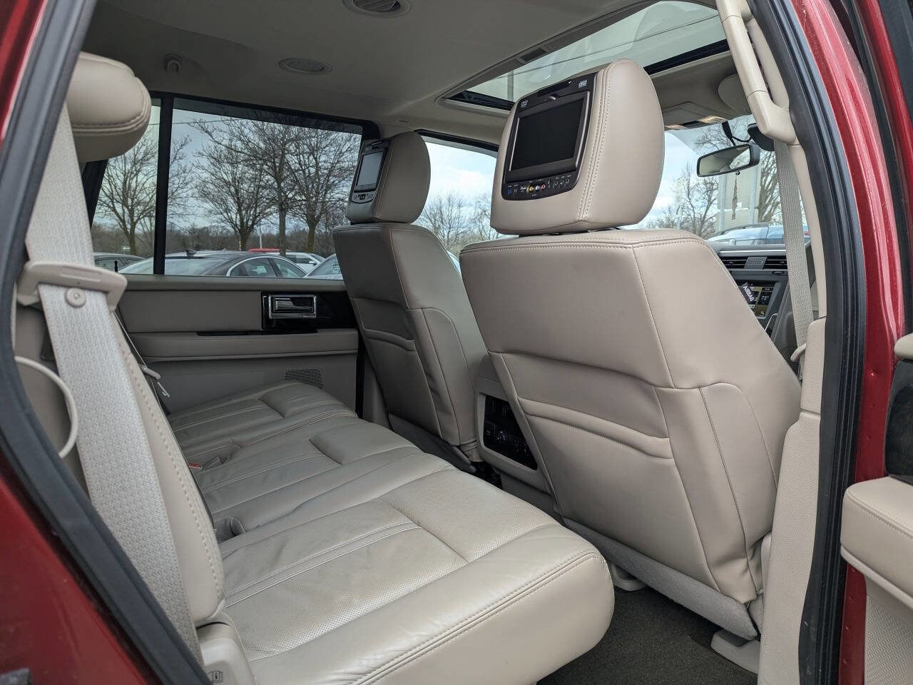 Used 2016 Lincoln Navigator Select image 20