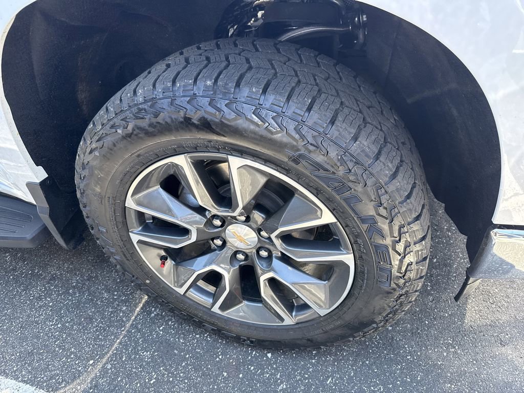 Used 2023 Chevrolet Silverado 1500 LT image 2