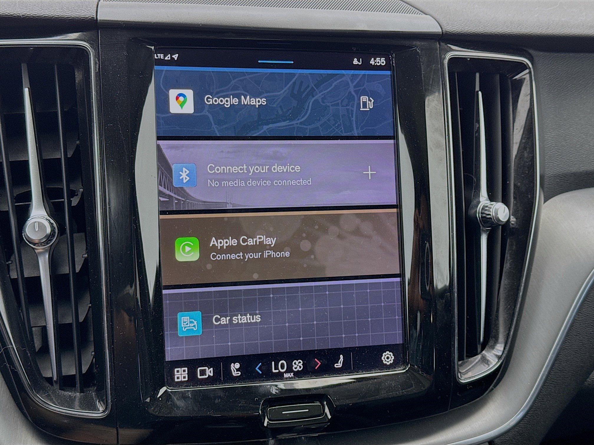 Used 2023 Volvo XC60 B5 Core w/ Climate Package image 11