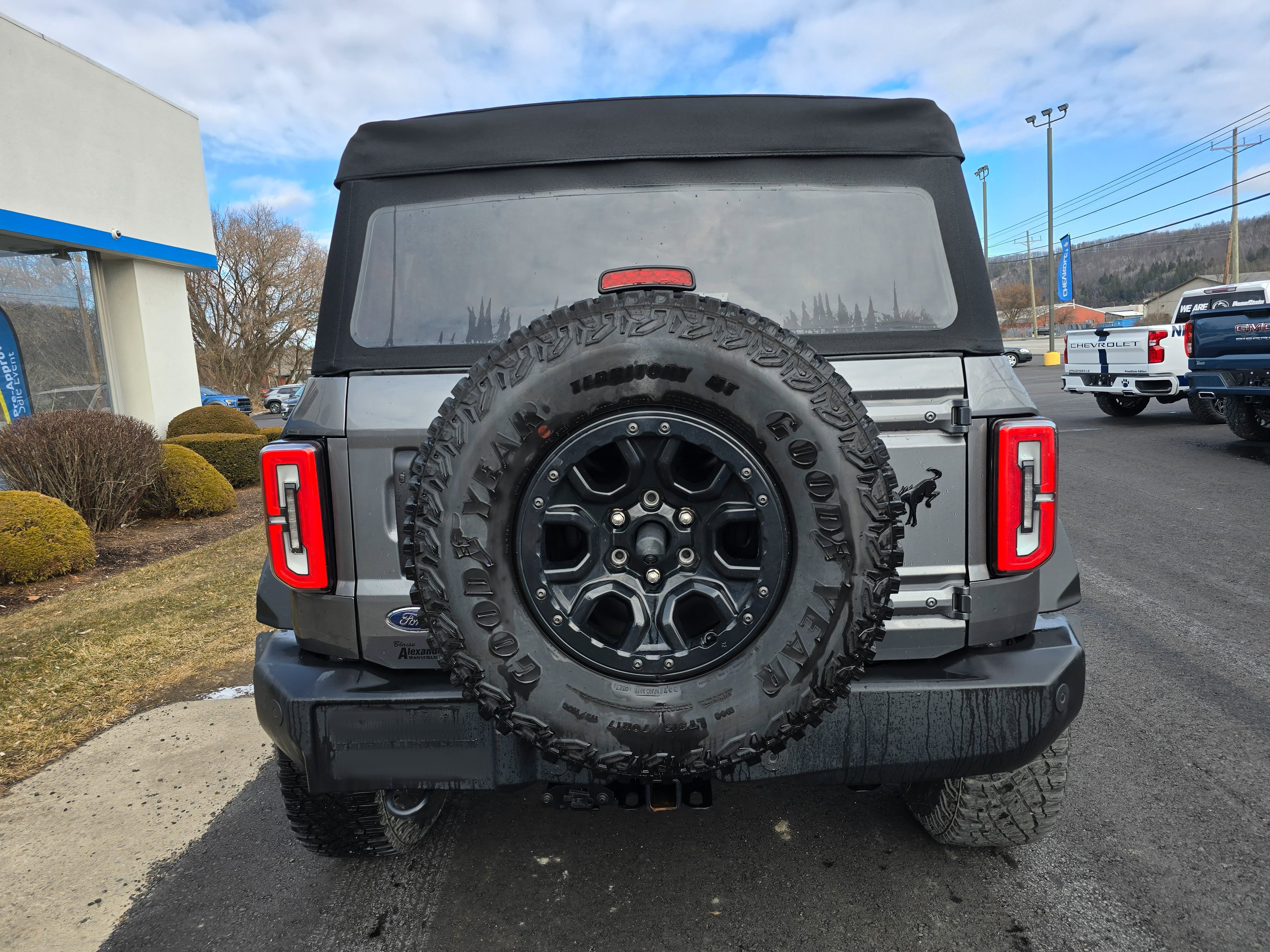 Used 2023 Ford Bronco Wildtrak image 4