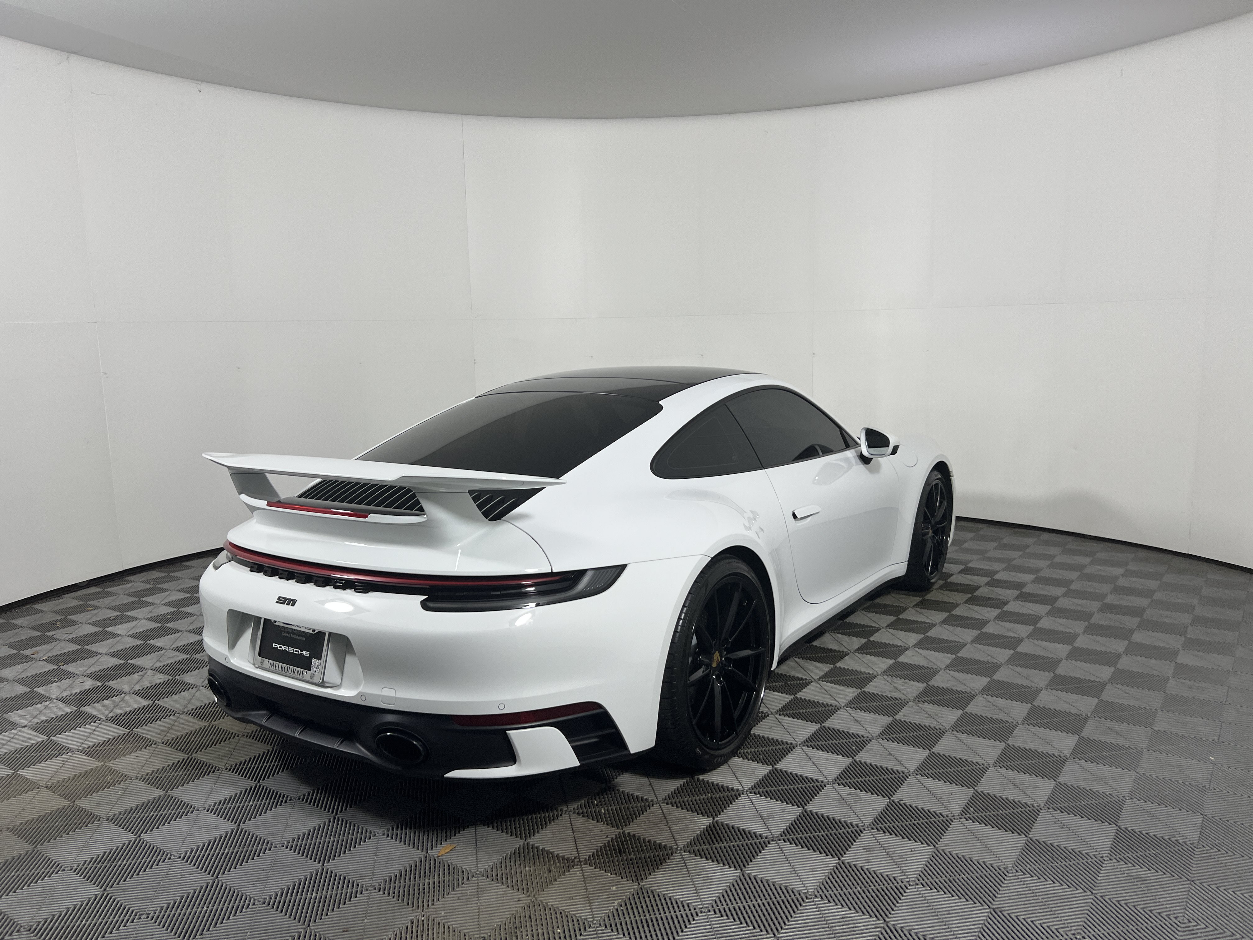 Certified 2024 Porsche 911 Carrera RWD image 7