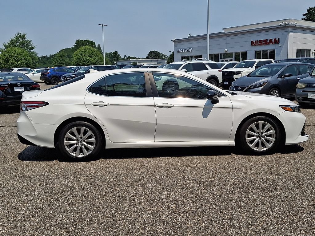 Used 2019 Toyota Camry LE FWD image 9
