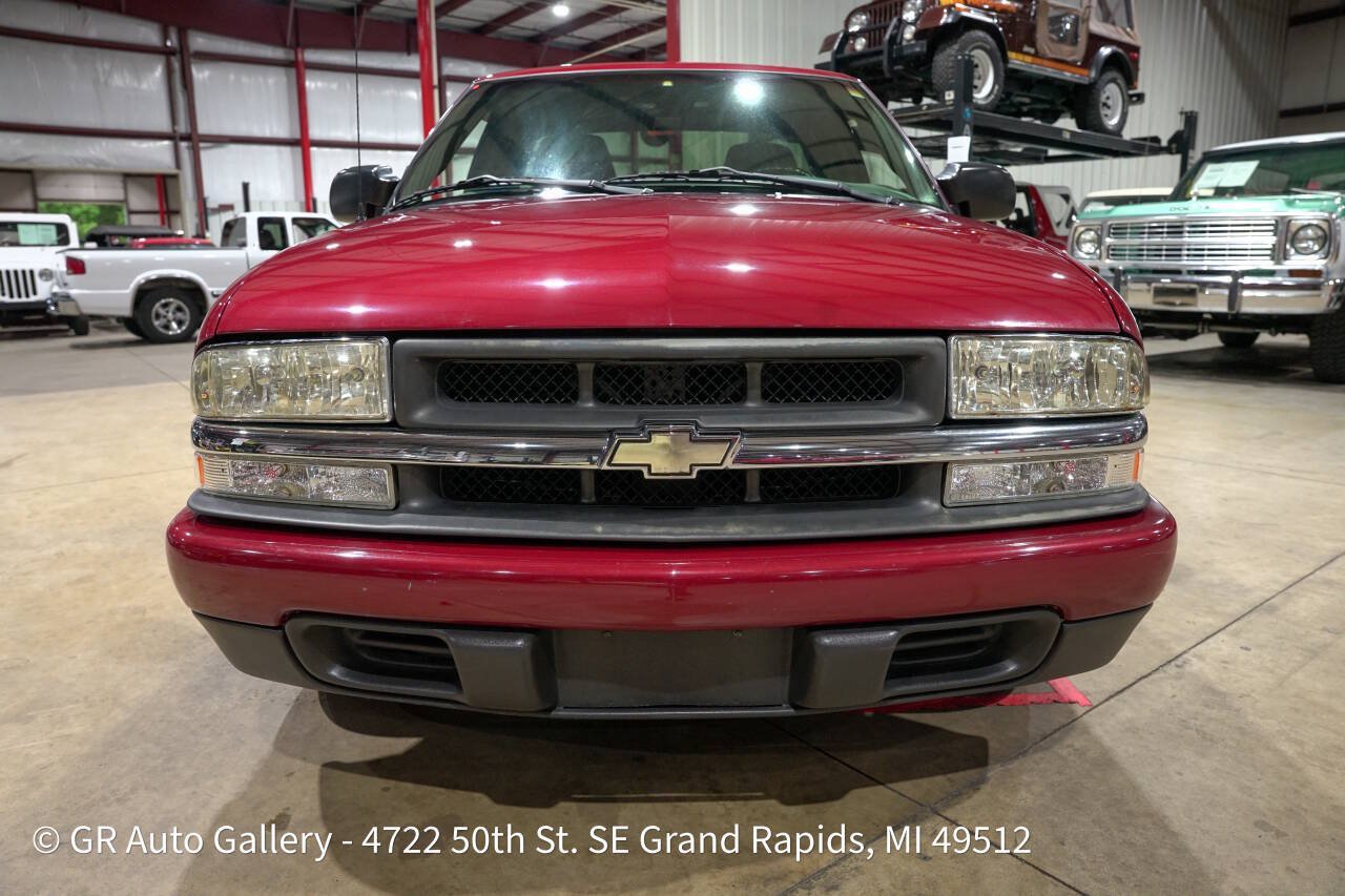 Used 2003 Chevrolet S10 Pickup LS RWD image 13