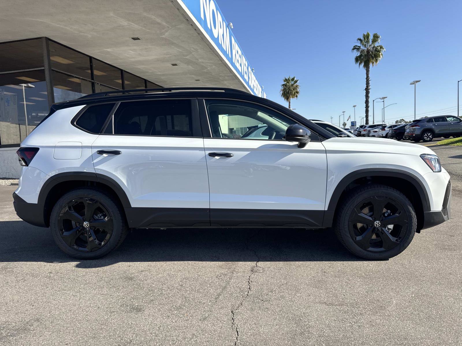 New 2026 Volkswagen Taos SE image 6