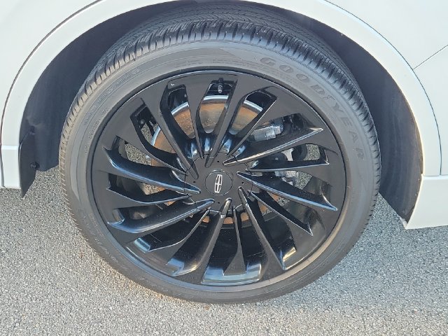 Certified 2025 Lincoln Aviator Reserve w/ Luxury Package RWD image 8