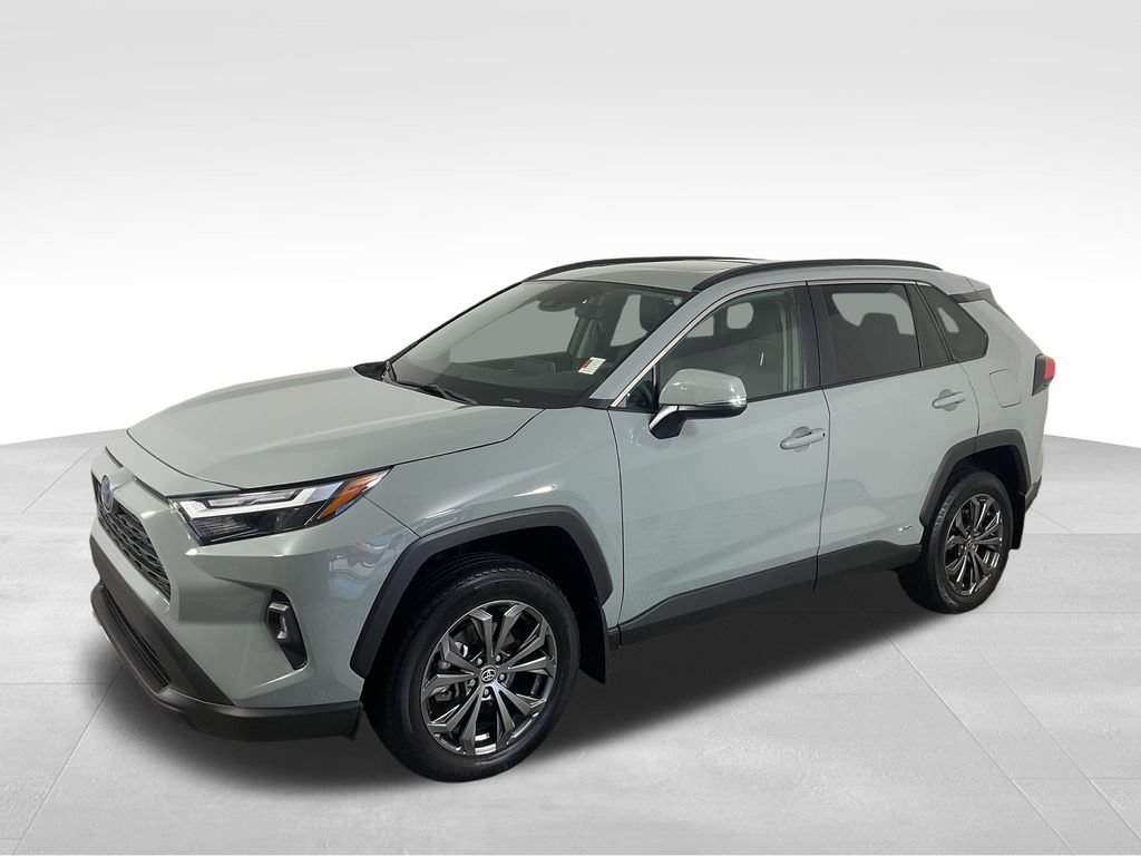 Used 2023 Toyota RAV4 XLE Premium AWD/4WD image 4