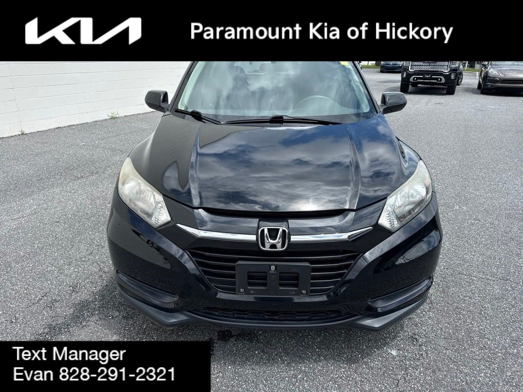 Used 2017 Honda HR-V LX image 2