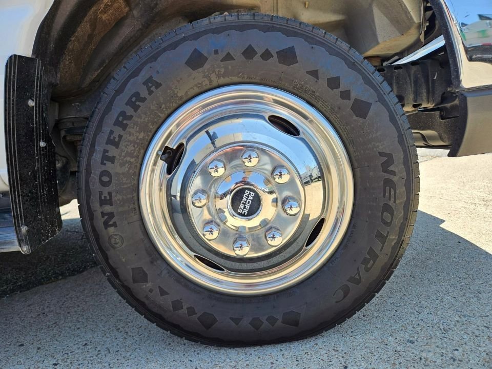 Used 2018 Ford E-450 and Econoline 450 Super Duty w/ Motorhome Prep Package RWD image 9