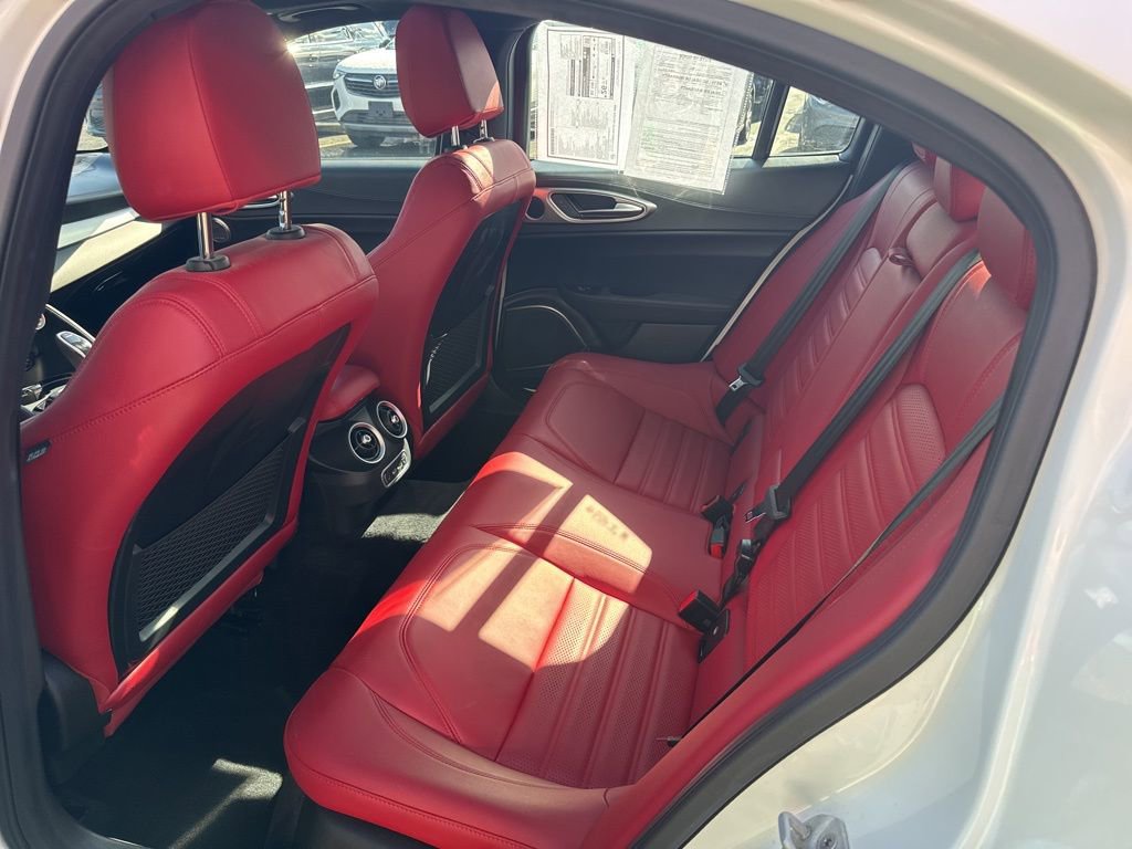 Used 2023 Alfa Romeo Giulia Veloce image 48