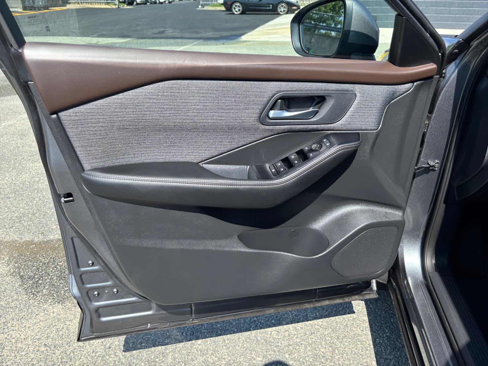 Certified 2023 Nissan Rogue SV FWD image 19