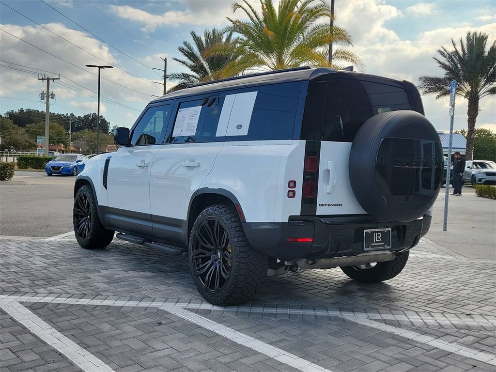 Used 2024 Land Rover Defender 110 S image 3