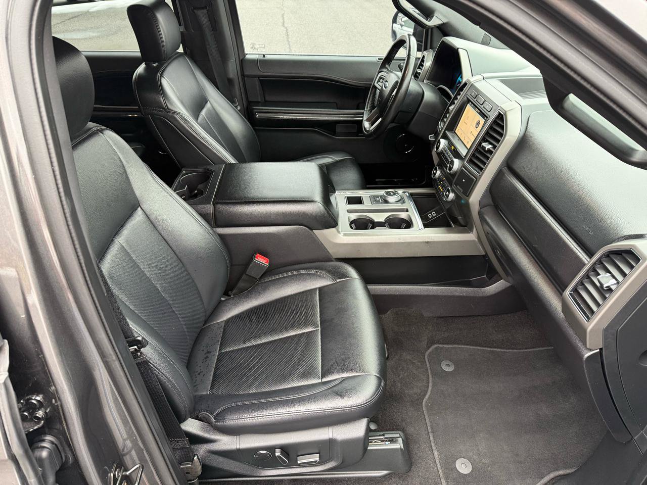 Used 2019 Ford Expedition XLT w/ Equipment Group 201A RWD image 20