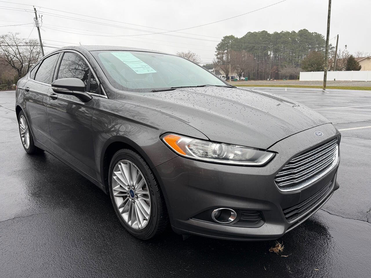 Used 2016 Ford Fusion SE w/ Equipment Group 202A FWD image 5