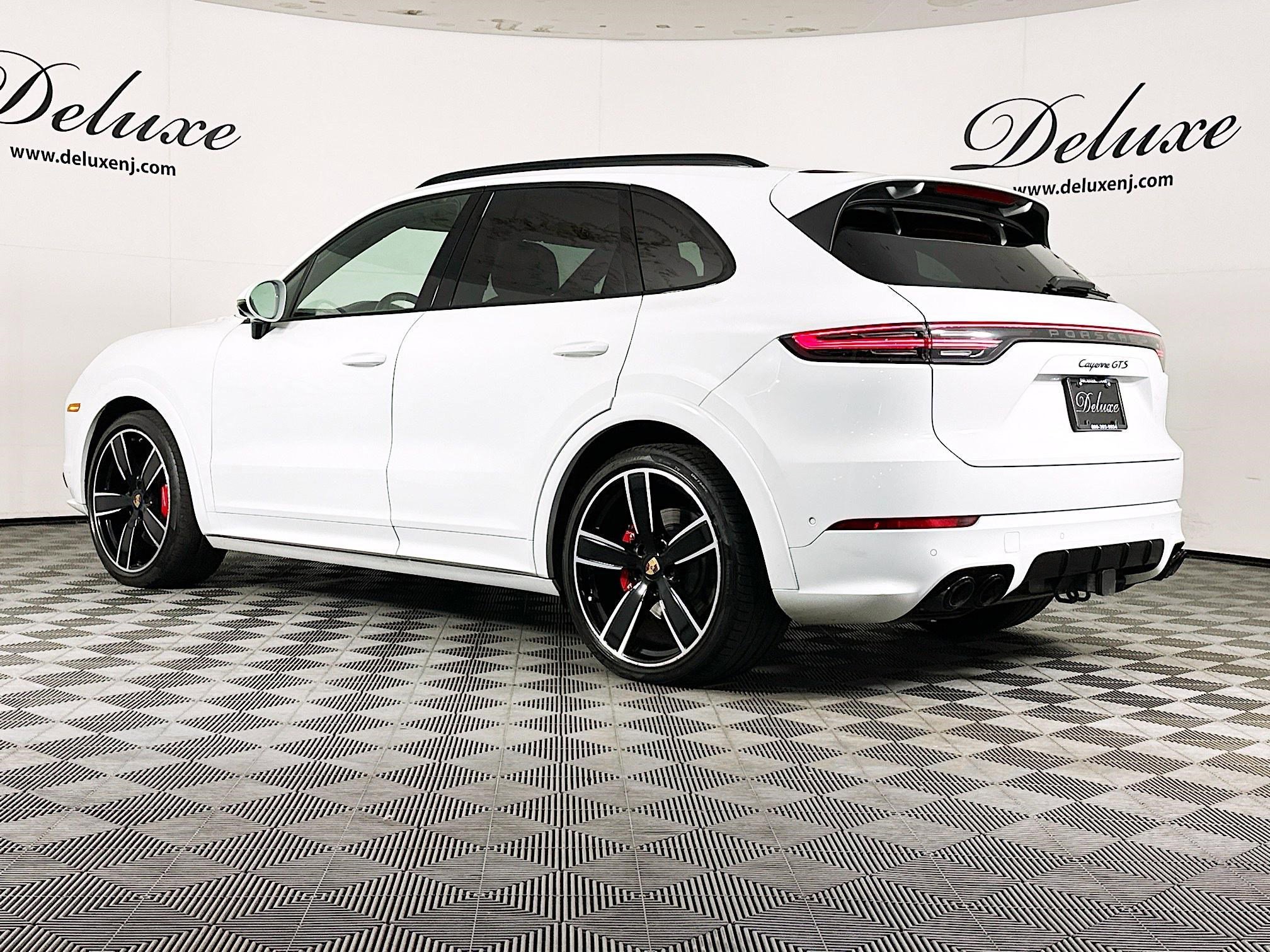 Used 2022 Porsche Cayenne GTS w/ Premium Package Plus AWD/4WD image 4