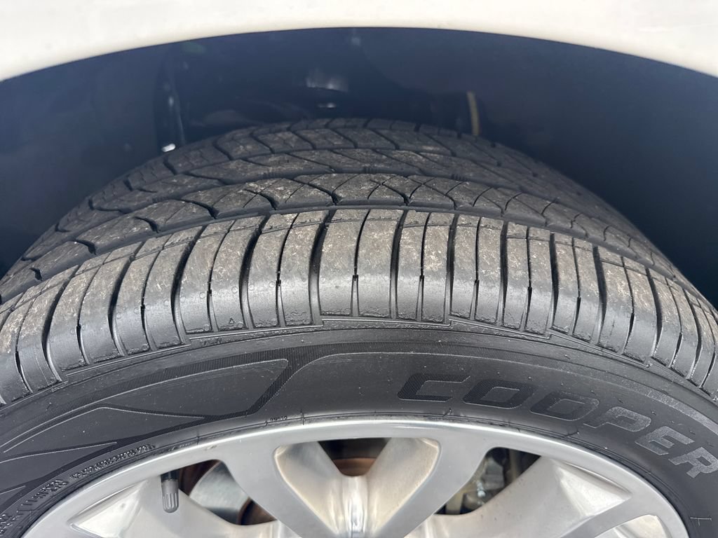 Used 2019 Ford Expedition Limited w/ Equipment Group 302A AWD/4WD image 13