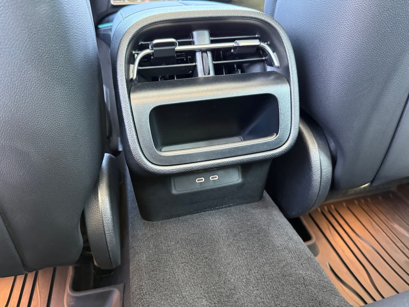 Used 2025 Mercedes-Benz E 350 Sedan image 16