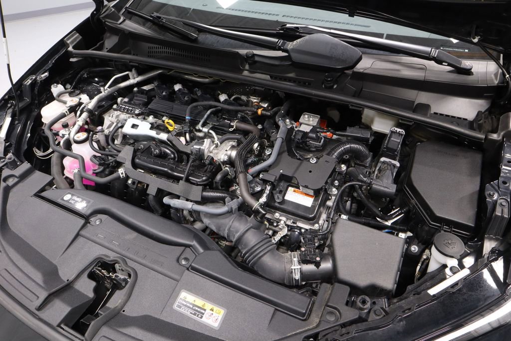Used 2024 Toyota Prius LE FWD image 12