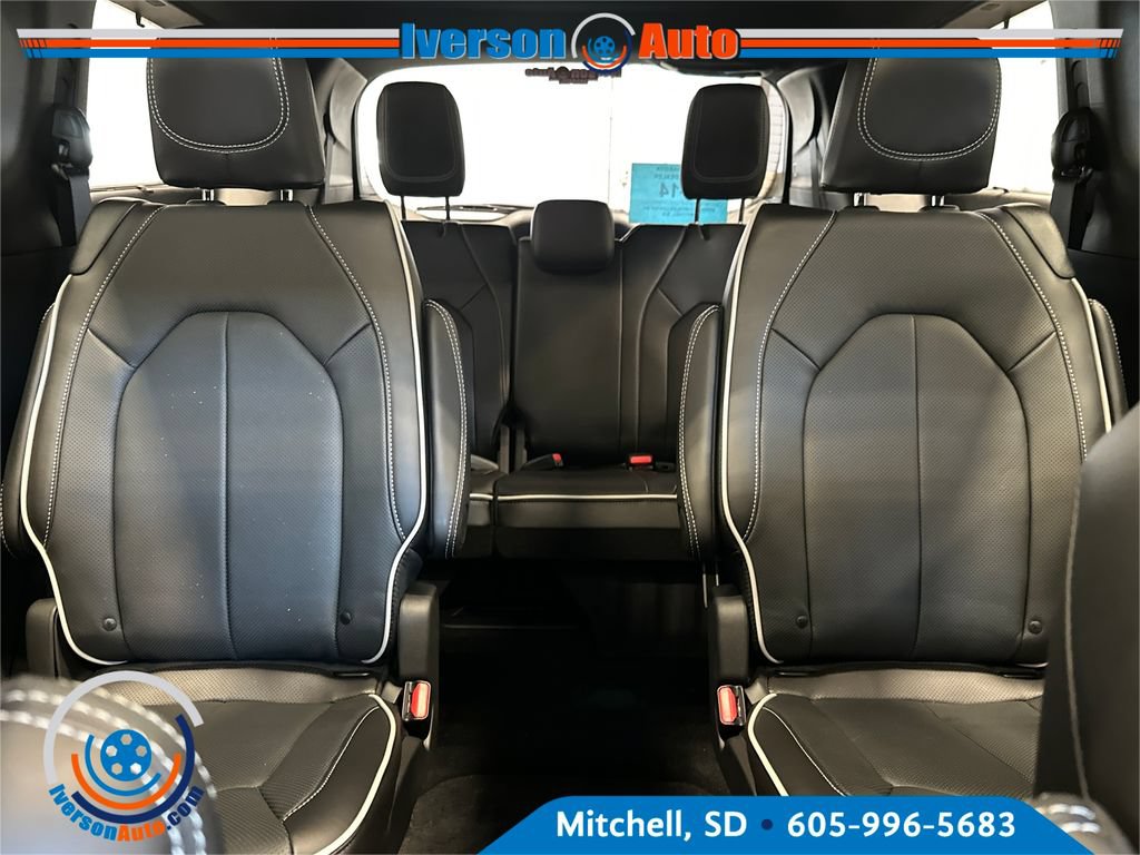 New 2027 Chrysler Pacifica Limited AWD/4WD image 28