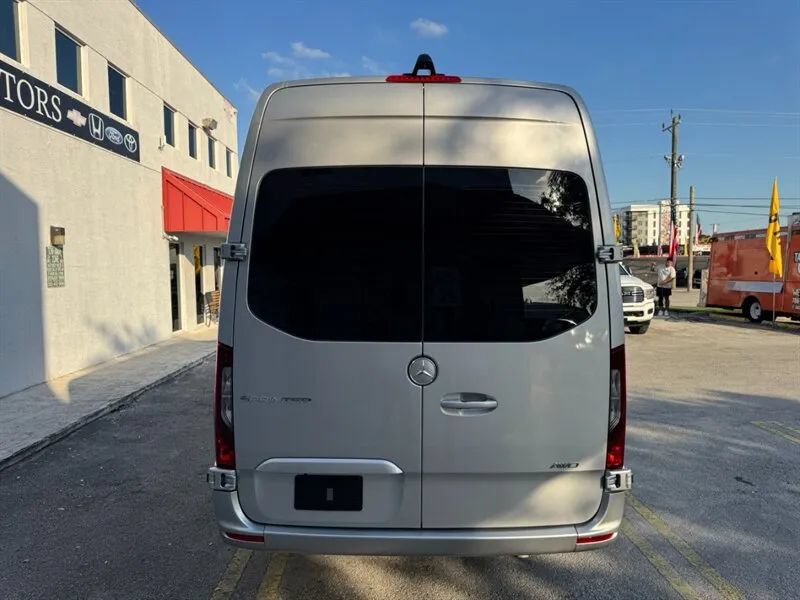 Used 2023 Mercedes-Benz Sprinter 3500 image 10