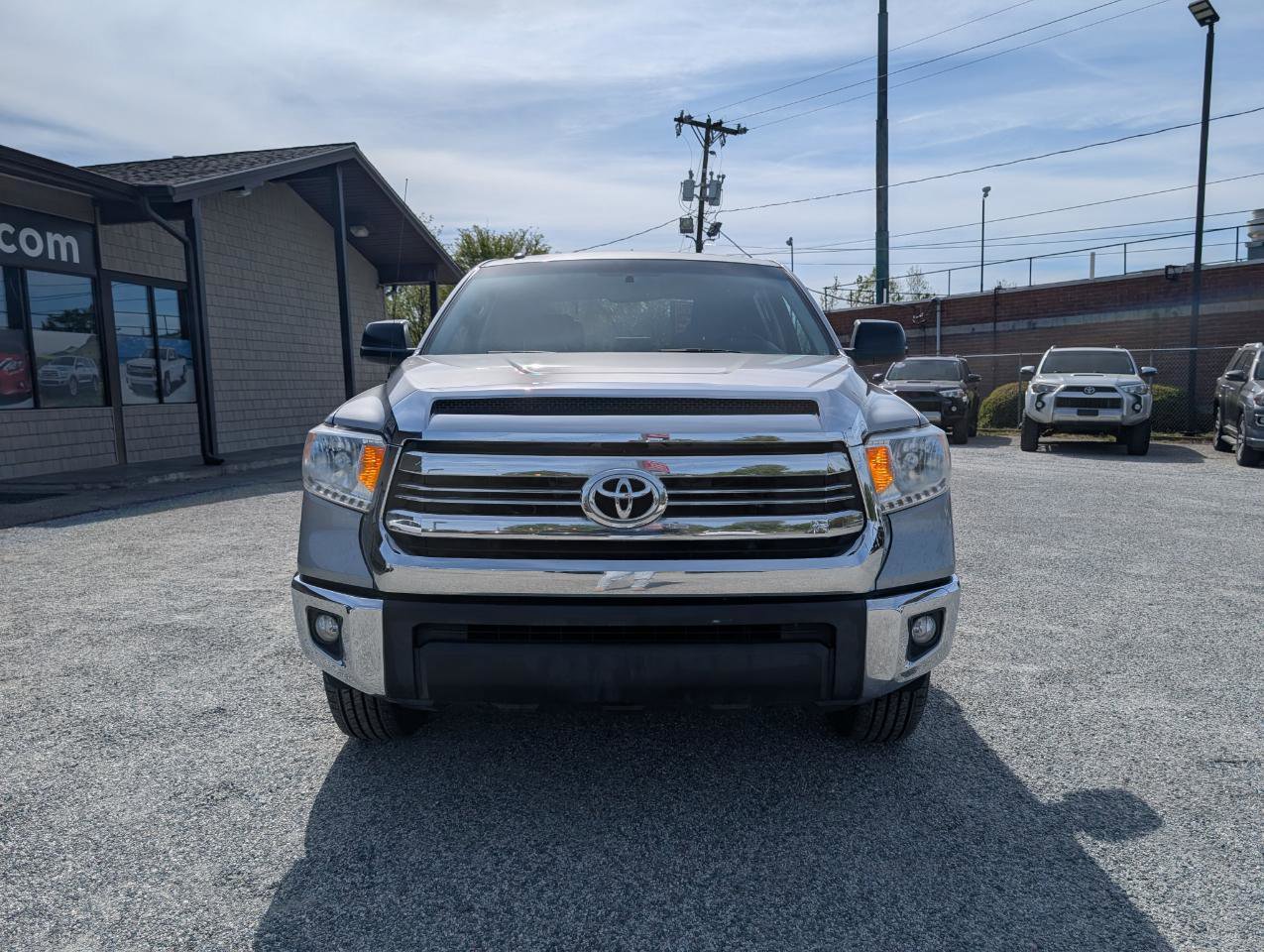 Used 2017 Toyota Tundra SR5 w/ SR5 Upgrade Package image 2