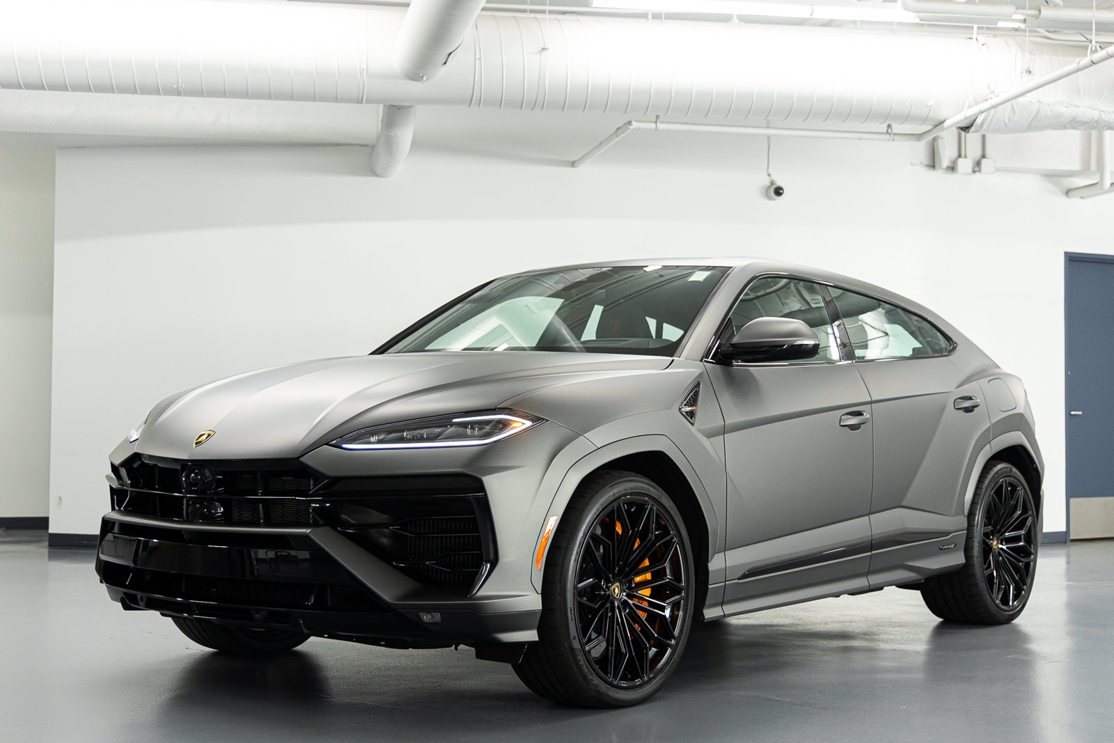 Used 2025 Lamborghini Urus S AWD/4WD image 3