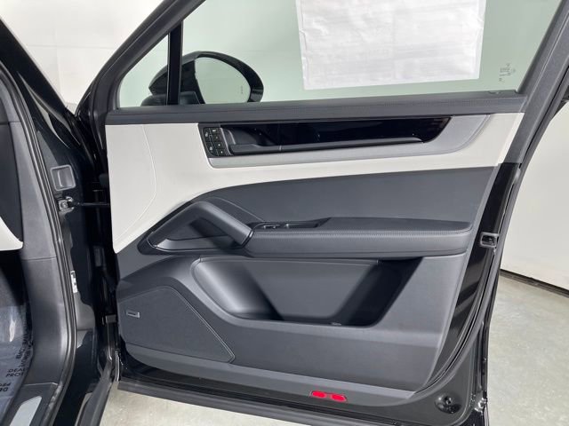 New 2026 Porsche Cayenne E-Hybrid Coupe image 28