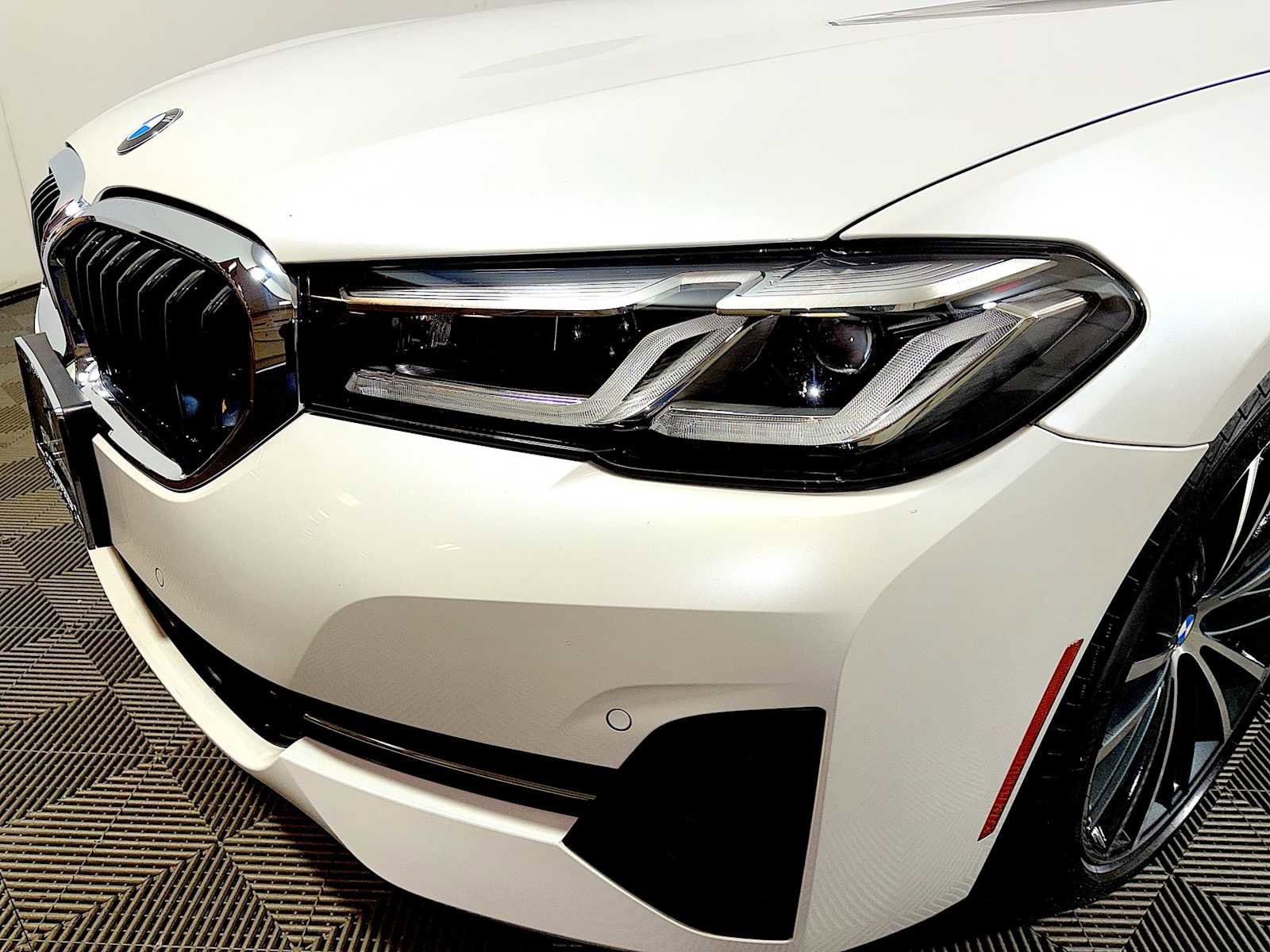 Certified 2023 BMW 530i xDrive w/ Convenience Package image 27