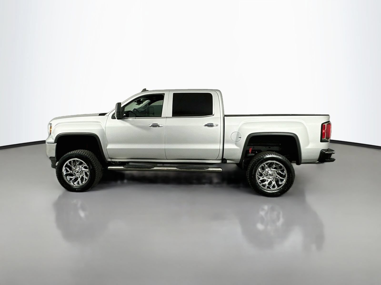 Used 2018 GMC Sierra 1500 SLT AWD/4WD image 5