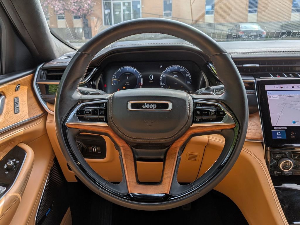 Used 2022 Jeep Grand Cherokee L Summit AWD/4WD image 18