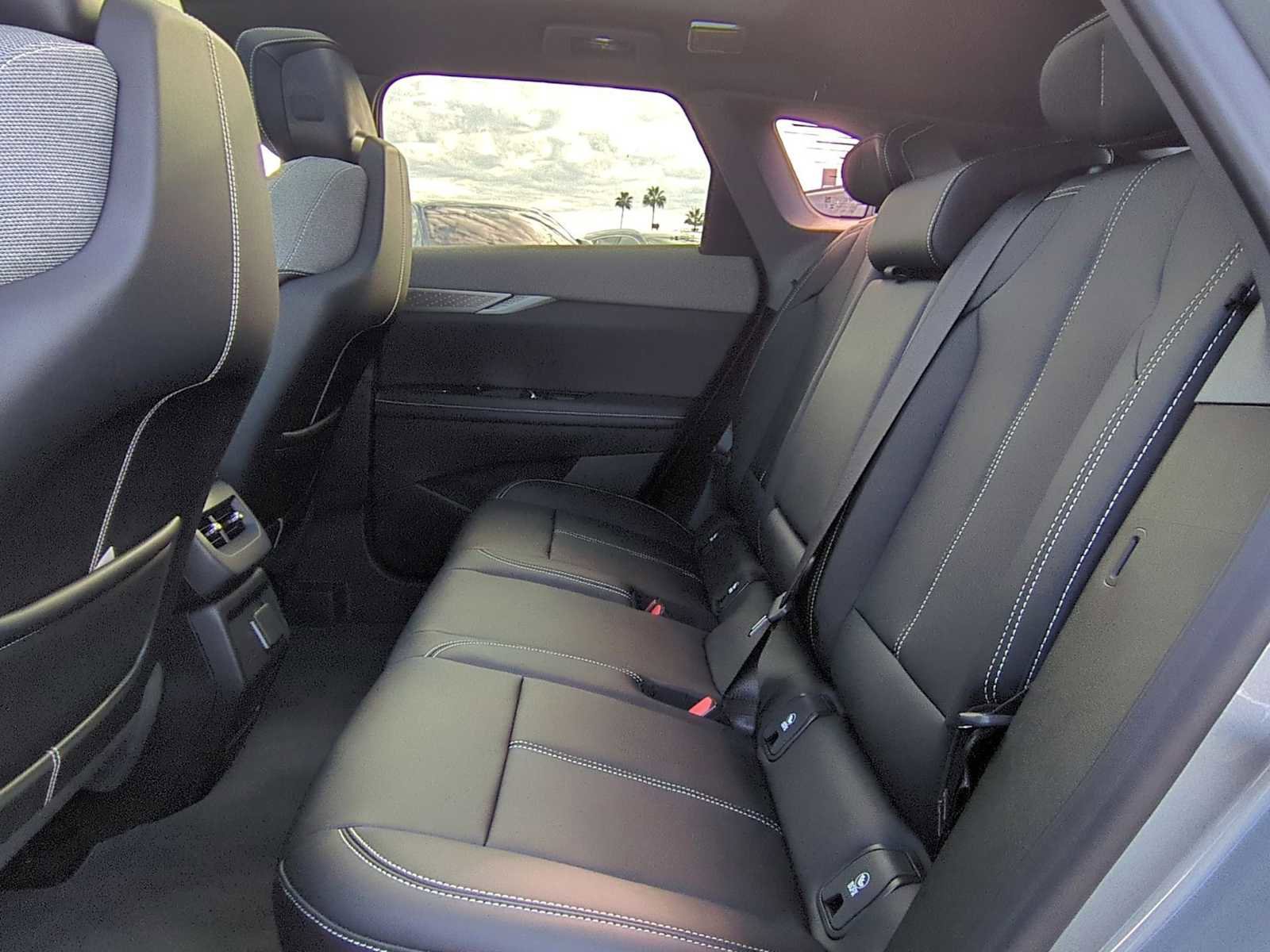 New 2025 Cadillac Optiq Luxury 1 image 24