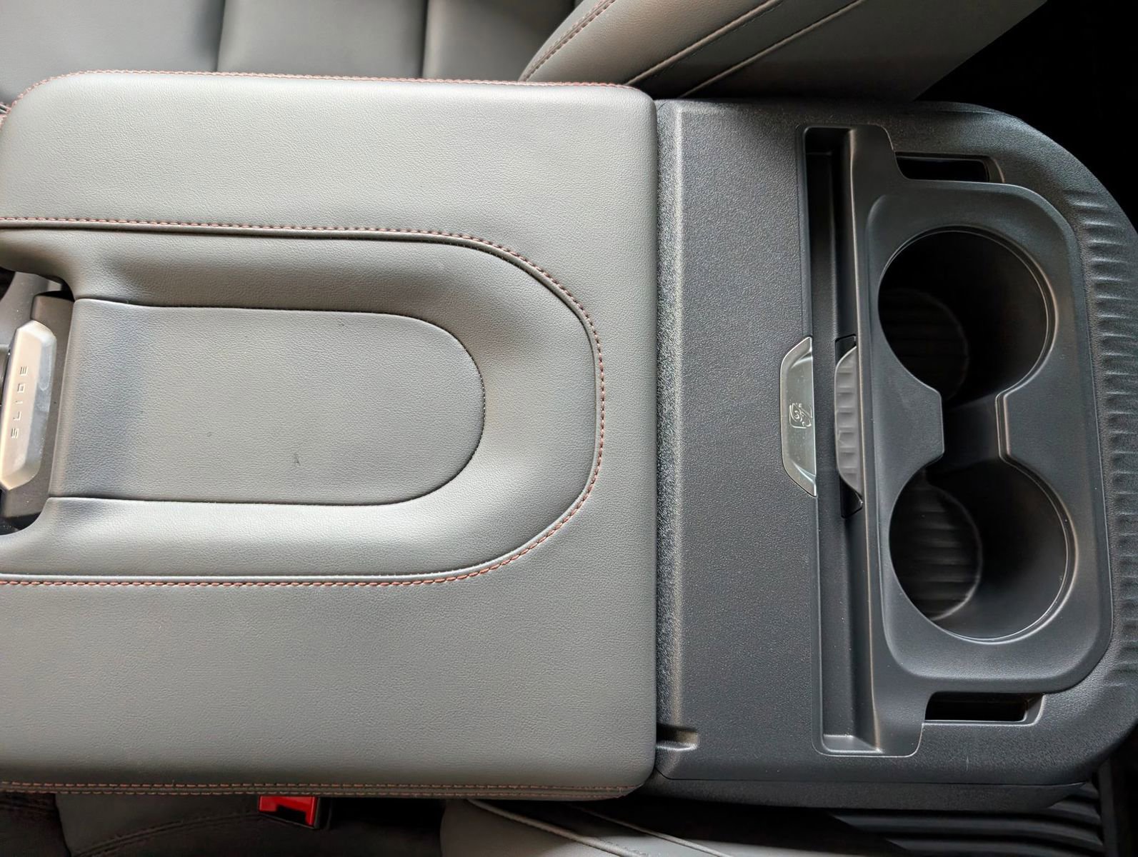 Used 2025 Ford Expedition Active image 23