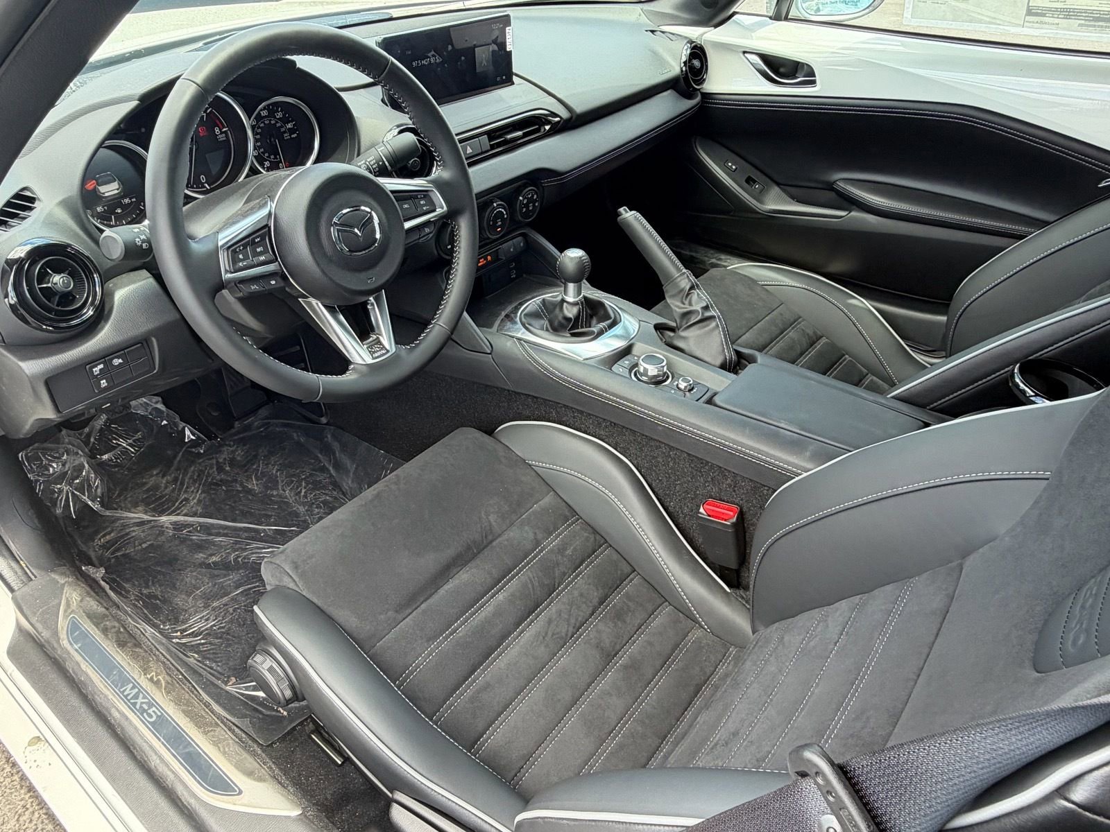 New 2025 MAZDA MX-5 Miata Club w/ Brembo/BBS Recaro Package image 10