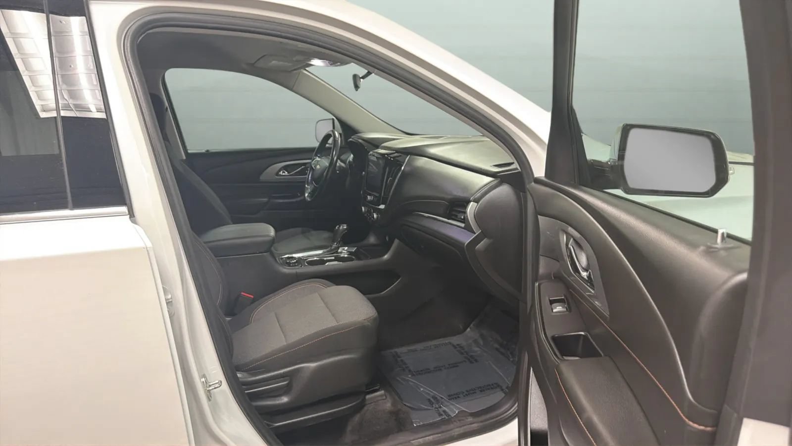 Used 2018 Chevrolet Traverse LT FWD image 22