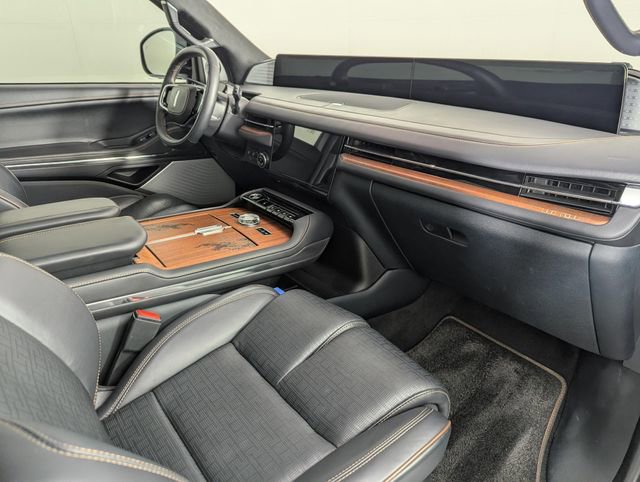 Used 2025 Lincoln Navigator Black Label image 33