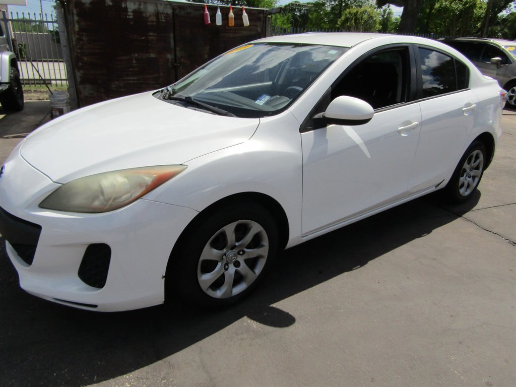 Used 2013 MAZDA MAZDA3 i SV w/ Convenience Pkg image 1