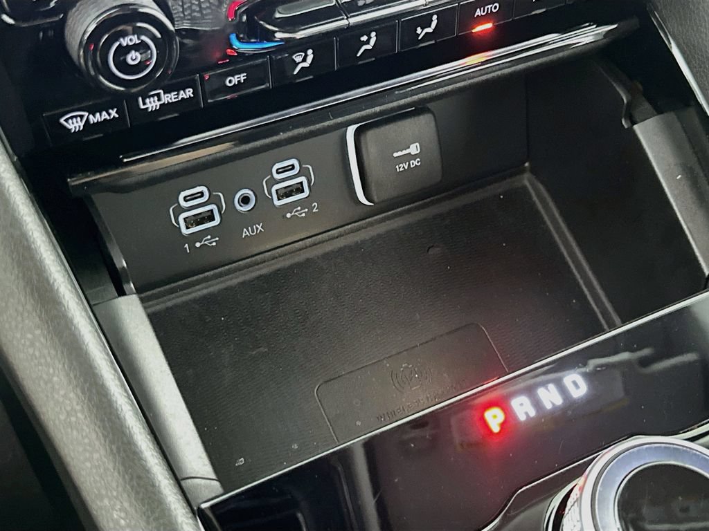 Used 2023 Jeep Grand Cherokee Limited w/ Luxury Tech Group II RWD image 32