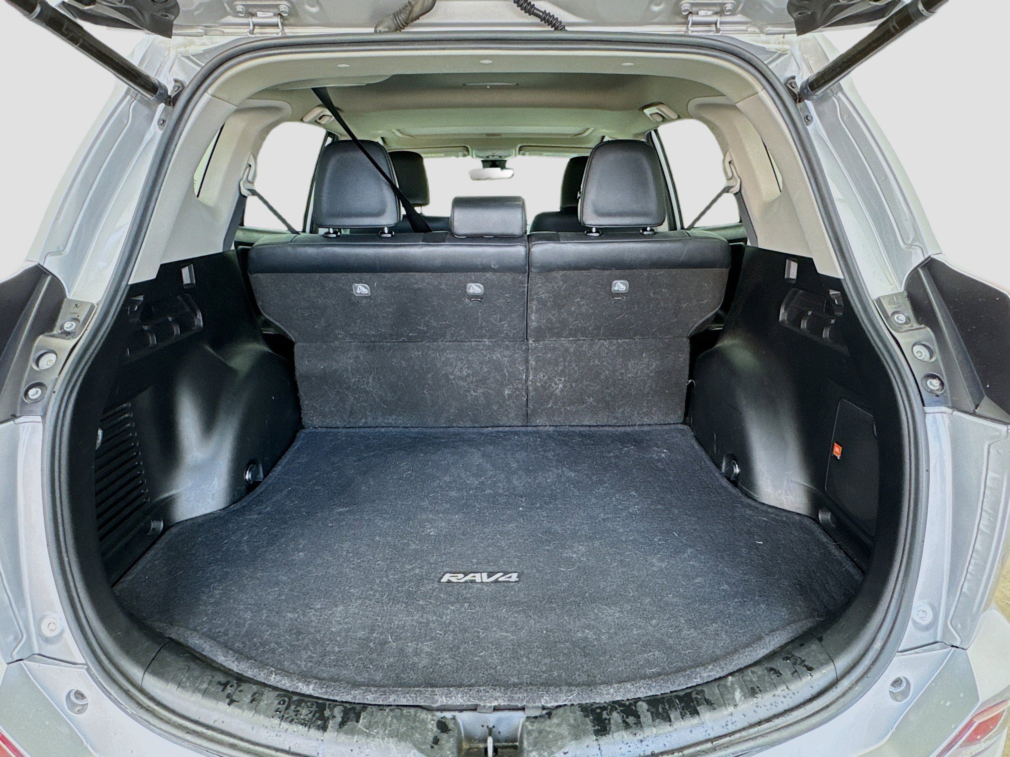 Used 2018 Toyota RAV4 Limited w/ Advanced Technology Package image 17