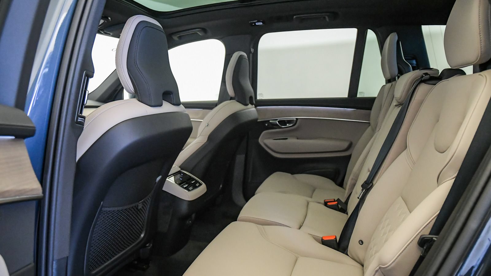Certified 2026 Volvo XC90 B6 Plus w/ Protection Package AWD/4WD image 19