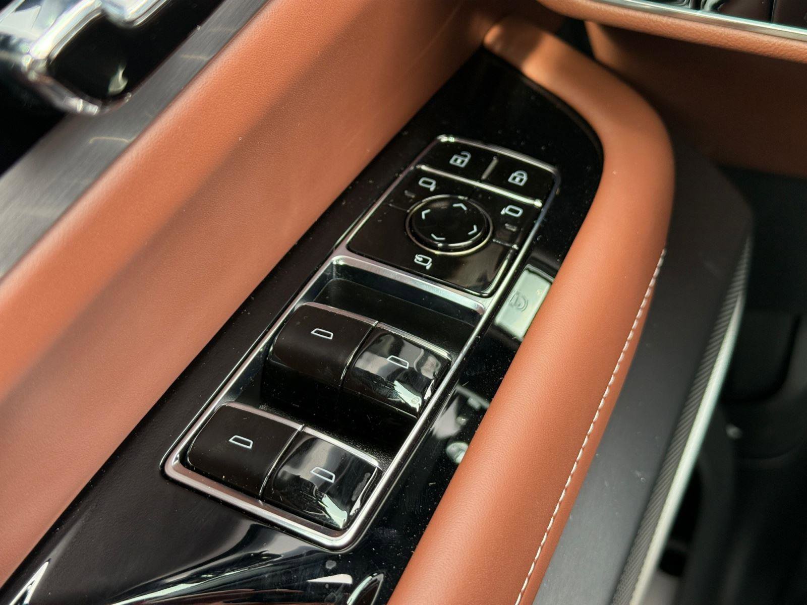 New 2026 Cadillac Vistiq Platinum image 17