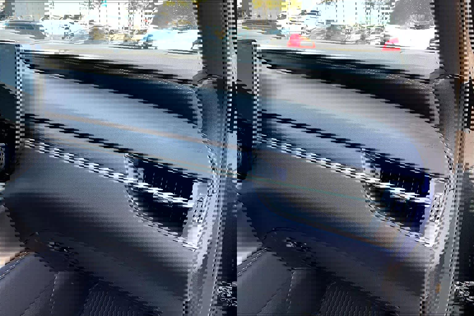 Used 2025 Lexus RX 450h Luxury w/ Convenience Package image 18