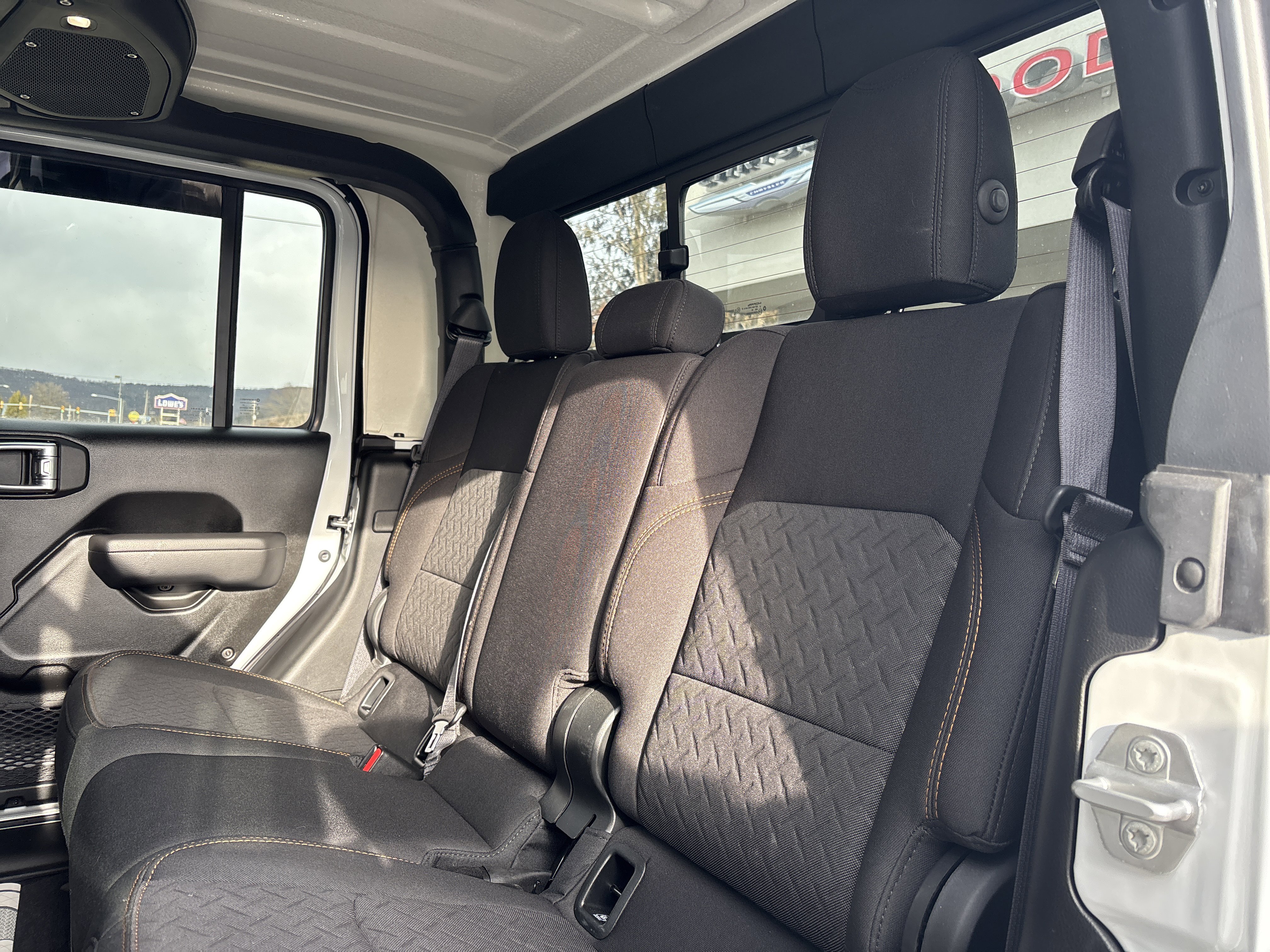 Used 2024 Jeep Gladiator Mojave w/ Technology Group image 13