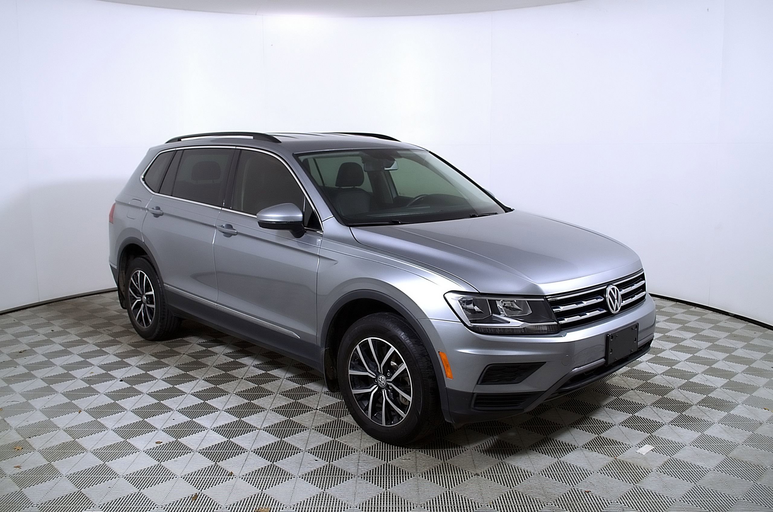 Used 2021 Volkswagen Tiguan SE FWD image 6