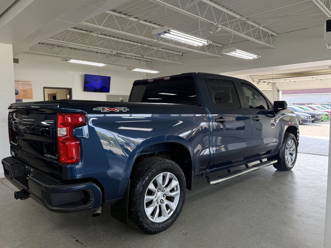 Used 2022 Chevrolet Silverado 1500 Custom image 6