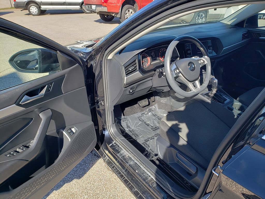 Used 2021 Volkswagen Jetta S w/ Driver Assistance Package image 9