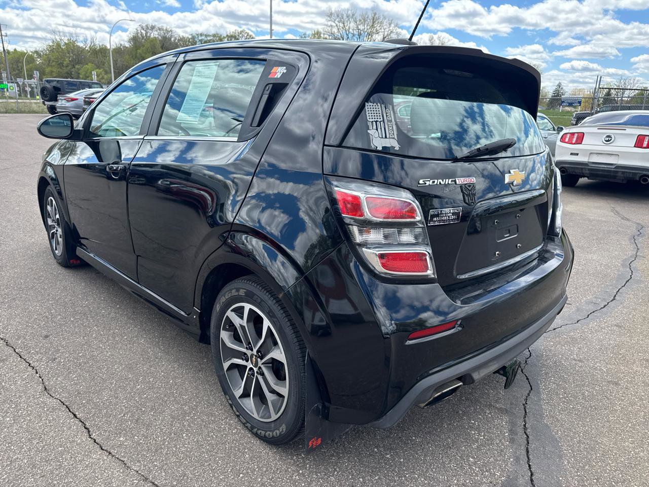 Used 2017 Chevrolet Sonic LT w/ Convenience Package FWD image 7