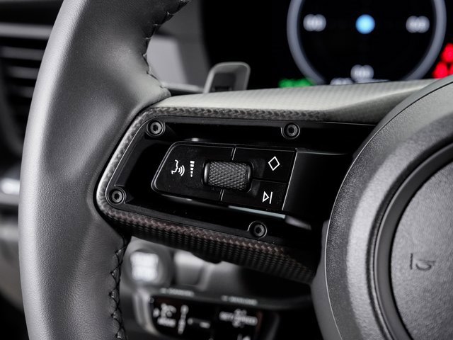 Used 2025 Porsche 911 Carrera image 15