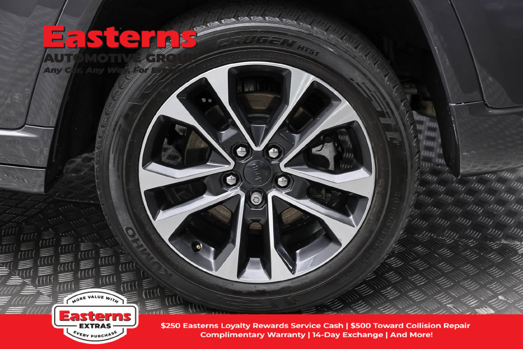 Used 2023 Jeep Grand Cherokee Overland AWD/4WD image 9