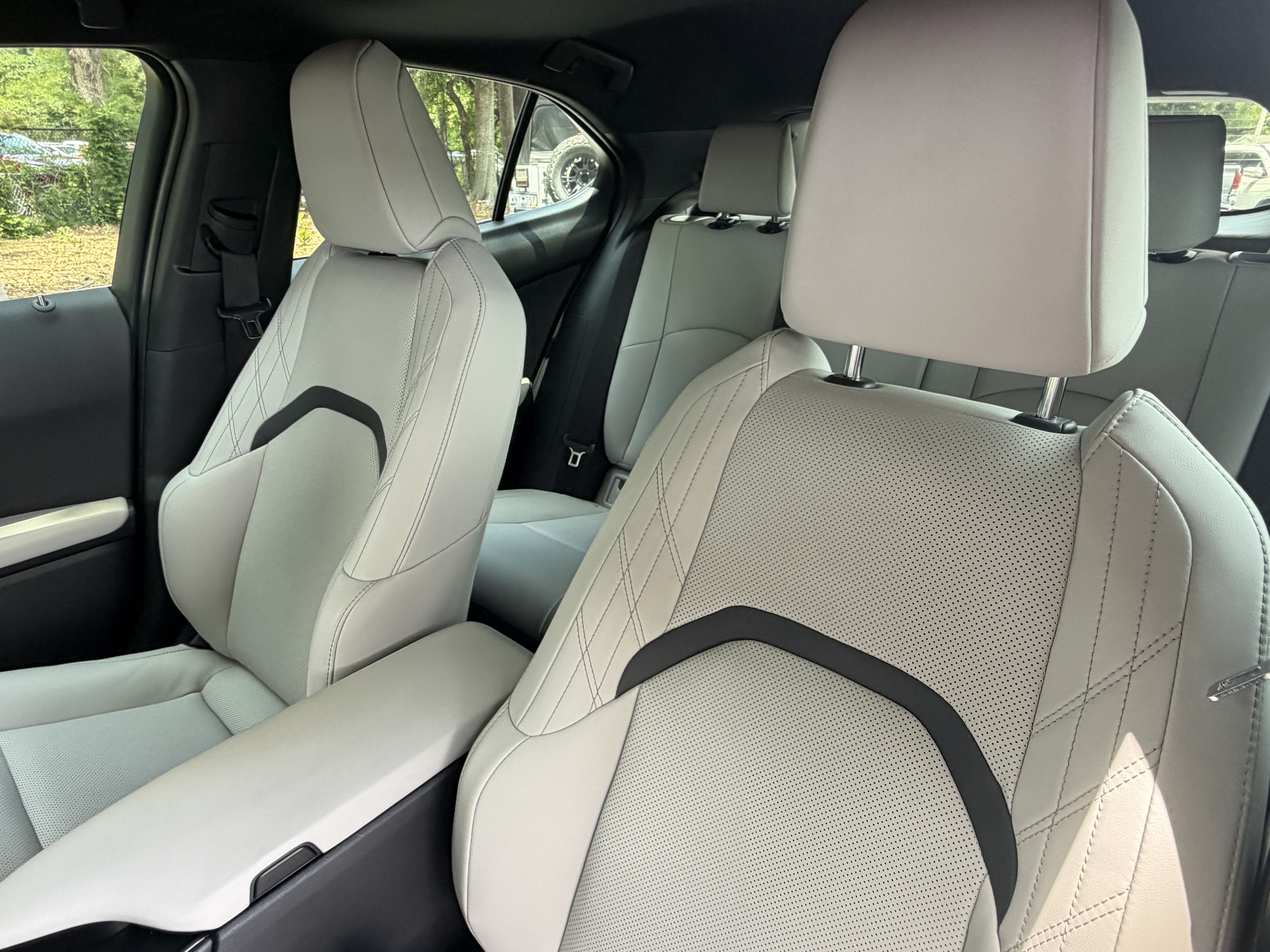 Used 2024 Lexus UX 250h F Sport FWD image 18