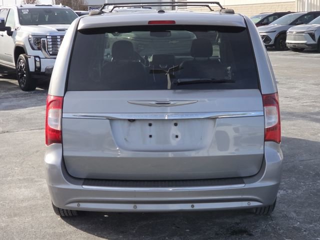 Used 2013 Chrysler Town & Country Touring-L w/ Driver Convenience Group image 20